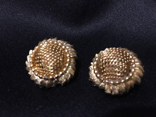 Vtg Unsigned Gold Tone Round Sun Flower Clip on Earrings Pat. Pend Cute - Picture 6 of 9