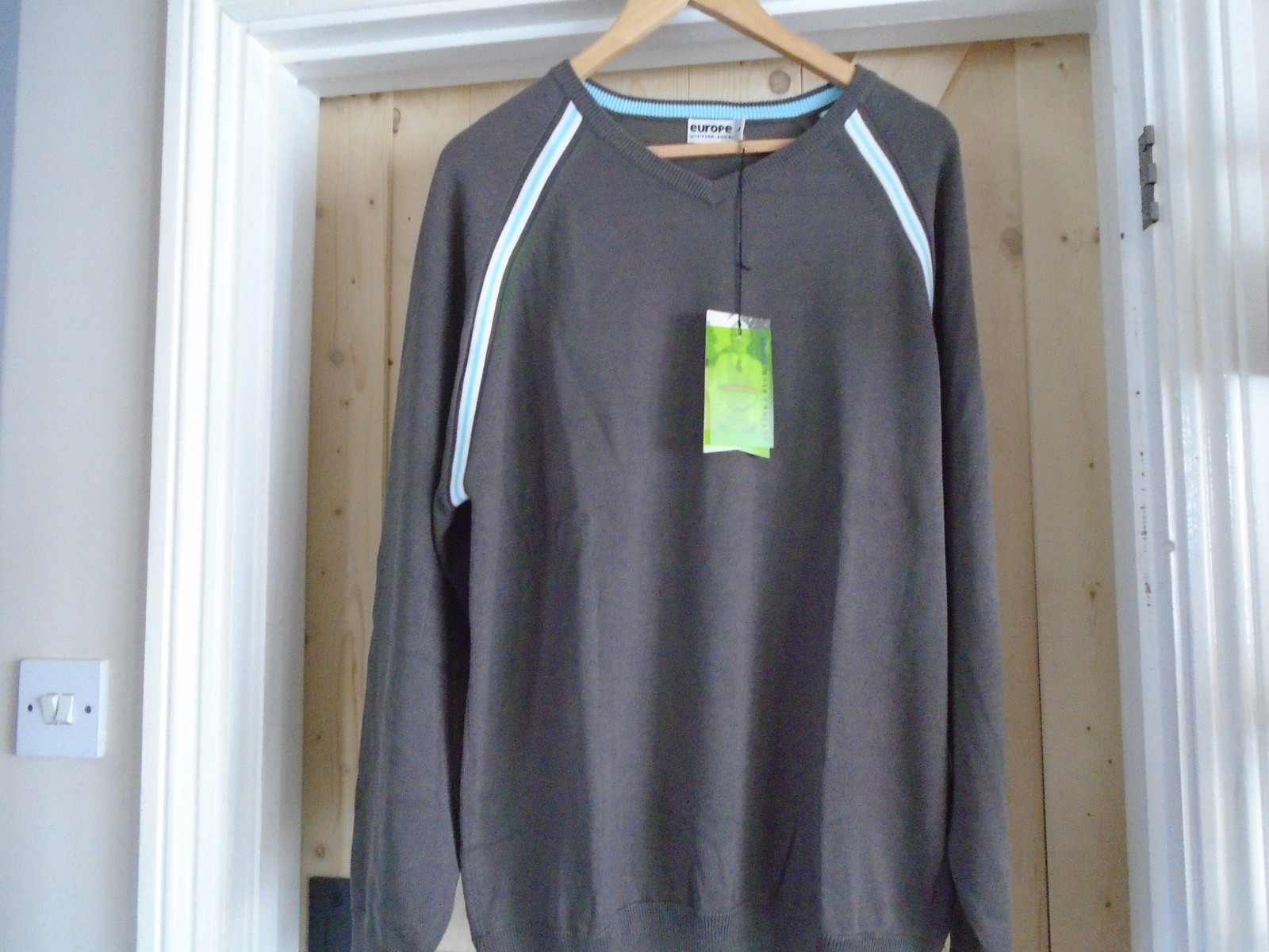 NEW CUTTER & BUCK V NECK JUMPER~SIZE~M~42""CHEST~BROWN/WHT/BLU (STOCK CLEARANCE)
