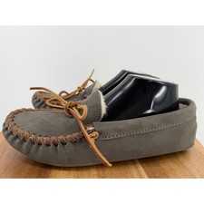 Minnetonka Pile Lined Suede Moccasin Slippers Faux Fur Gray Womens Size 8