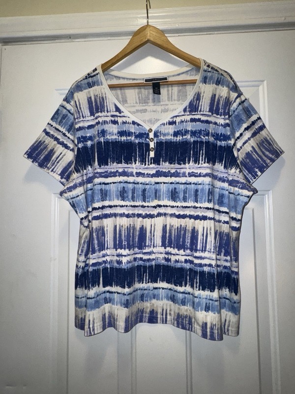 Karen Scott Woman 3X Blue White Abstract Stripe Henley Top Plus Size B6#9