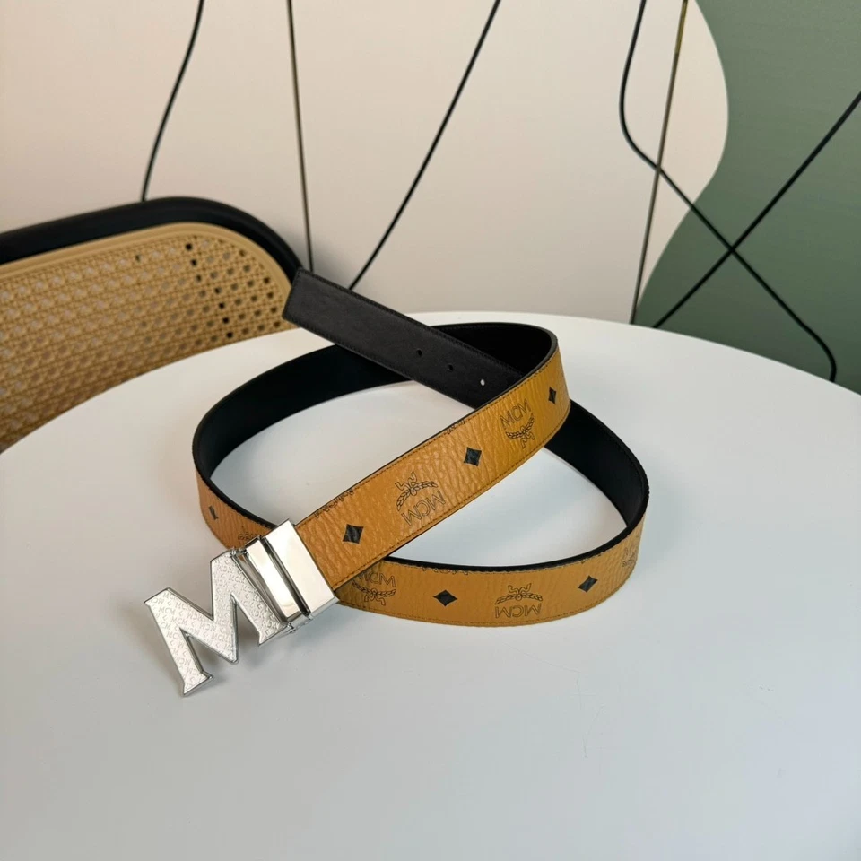 Cinturón de cuero marrón con logotipo de monograma MCM Foto 4 de 4