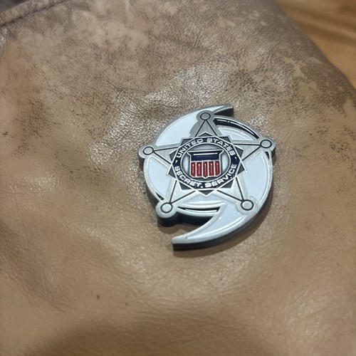 UNITED STATES SECRET SERVICE MIAMI FIELD OFFICE PINK FLAMINGO CHALLENGE COIN-NEW - Picture 2 of 6