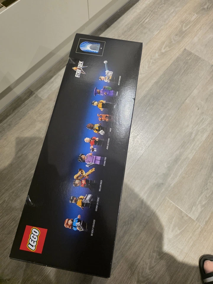 Lego 10356 Star Trek Enterprise - Image 2 of 3