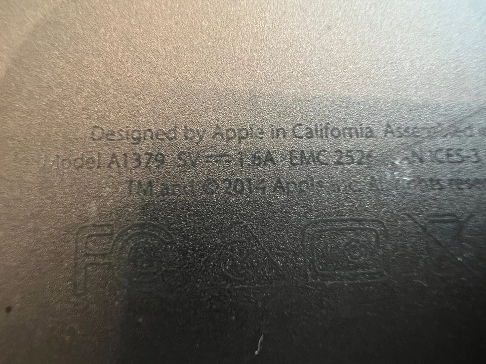 Apple USB Externo SuperDrive CD DVD/RW - A1379 (MD564ZM/A) Foto 2 de 3