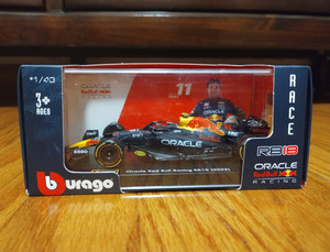 Bburago Race 1:43 Oracle Red Bull Racing RB18 2022 Sergio Perez #11