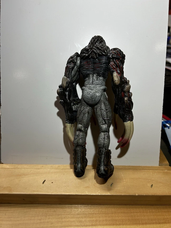 Figura de acción Toy Biz 1999 Capcom Vintage Resident Evil 2 Series Mr X Tyrant Foto 2 de 2