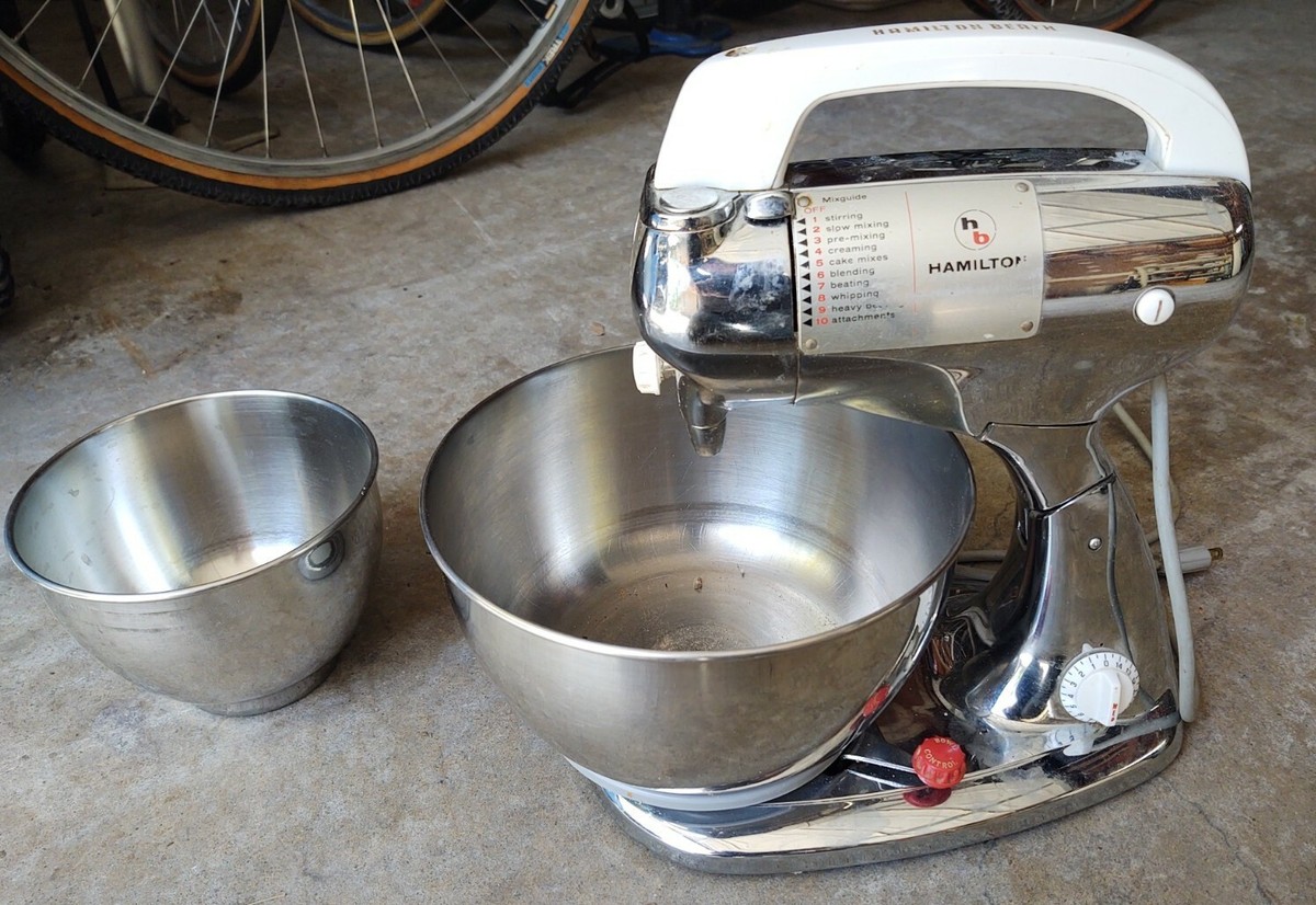 VINTAGE 1938 HAMILTON BEACH CHROME MIXER MODEL K, WITH TIMER, BEATERS  BOWLS