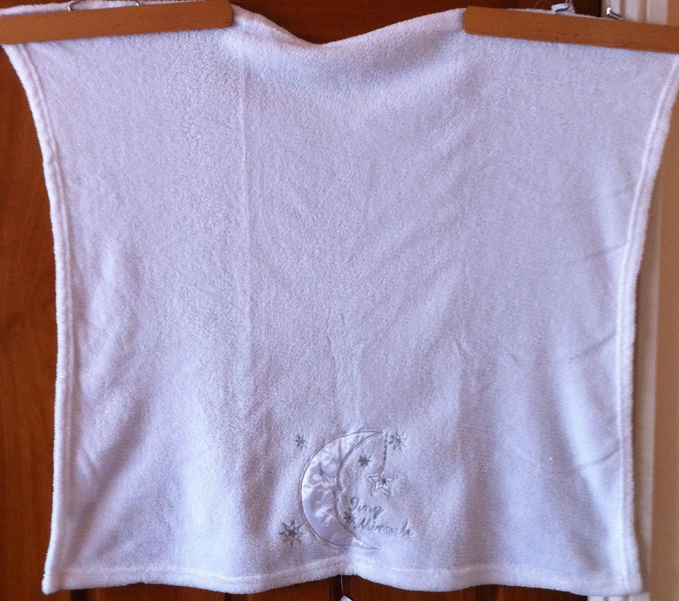 SOFT TOUCH BABY BLANKETS WHITE WITH SILK LIKE LOGO - Image 4 of 4