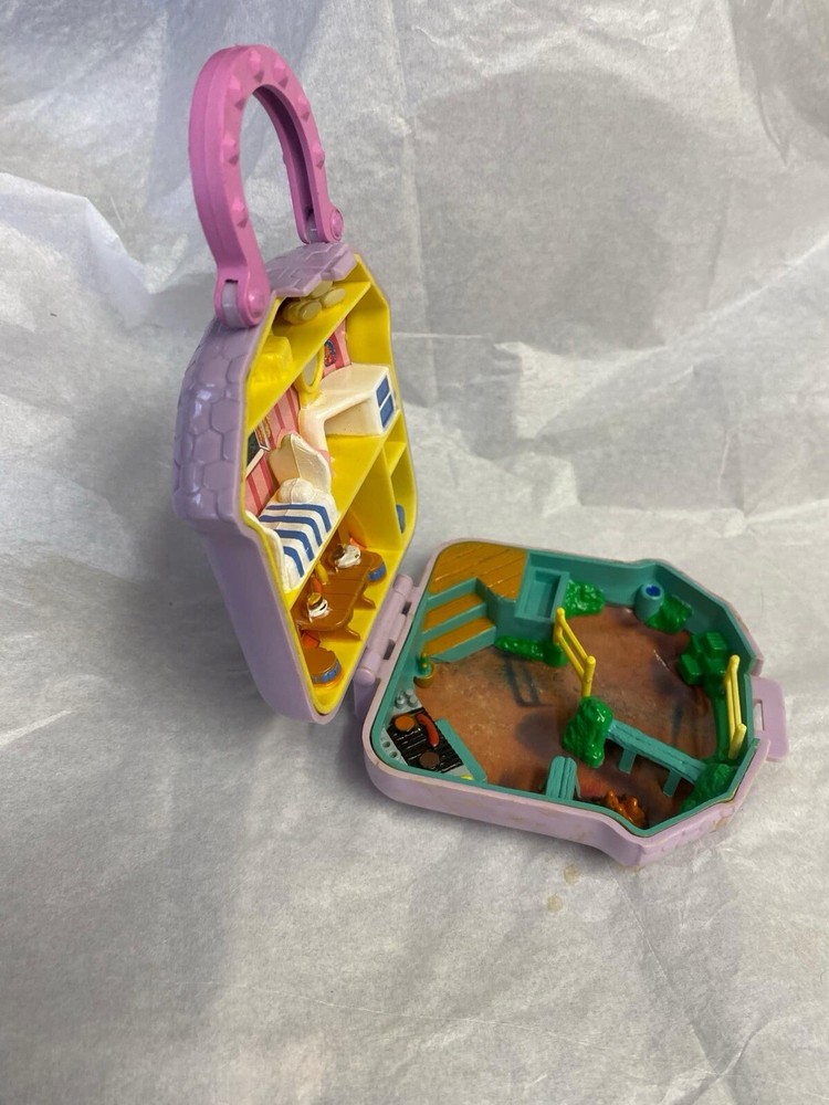 Vintage 1994 Happy Trails Club Stable Ranch Polly Pocket Dupe