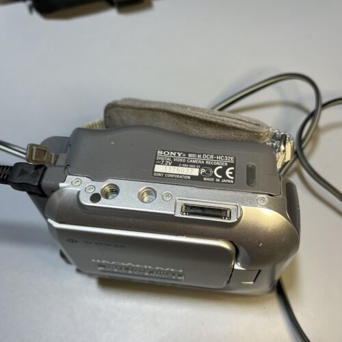 Sony DCR-HC32E Mini DV Camcorder - Silver - Case - Picture 9 of 16