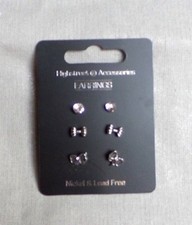 BIJOUX BOUCLES D OREILLES  / LOT DE 3 PAIRES DE BOUCLES D'OREILLES  NEUFS