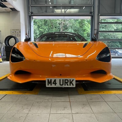 McLaren 750 S ohne Bohren vorderer Kennzeichenhalter, Schnellspanner, abnehmbar