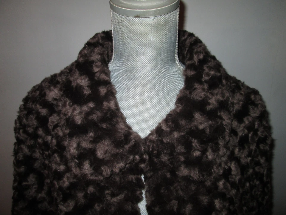 New Women's TERRY LEWIS Brown Faux Curly Lamb Fur Cape Poncho Shawl ~ O/S *NWT - Image 2 of 4