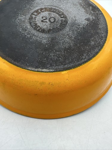 Vntg Le Creuset France #20 Orig. Orange Enamel Double Spout Skillet Pan + Lid - Picture 5 of 24