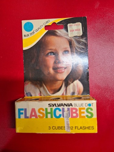 VTG Sylvania Blue Dot Flashcubes Camera Flash Cubes 3 Cubes 12 Flashes, USA, NEW - Picture 1 of 5