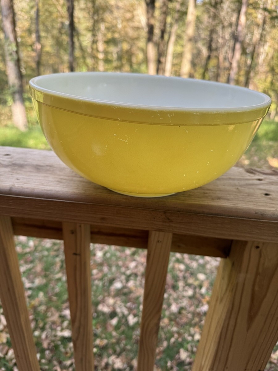 Yellow Pyrex Patterns 1950 Pyrex Bowls Two Pyrex Casserole Dishes