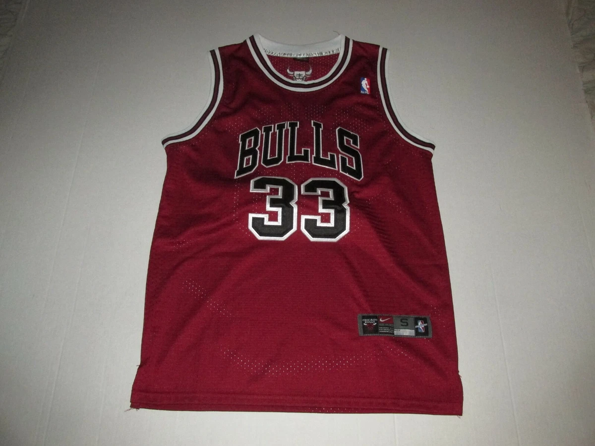 Scottie Pippen Chicago Bulls Signed Autographed Red #33 Jersey