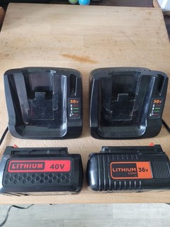 Ladegerät für LIthiumakkus 36 und 40 V von Black und Decker