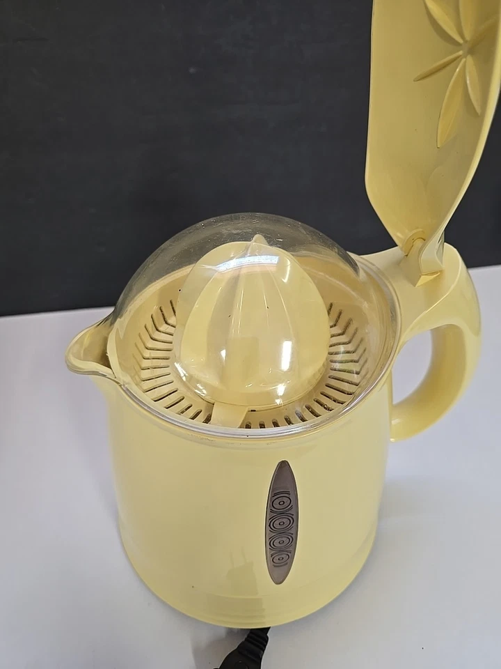 Espremedor elétrico Fiesta Citrus genuíno amarelo 32 oz funciona  - Imagem 4 de 4