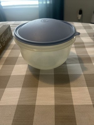 Tupperware Crisp It Lettuce Keeper Storage  Clear Bowl blue Lid
