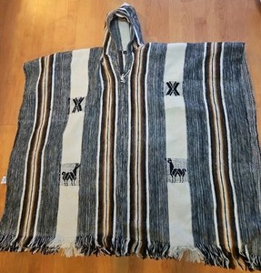 GAMBIA PONCHO CLOAK WITH HOOD BLANKET MEXICAN STYLE ALPACA WOOL MADE IN BOLIVIA