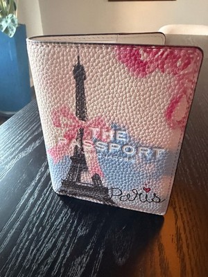 Marc Jacobs The City Capsule Pebbled Leather Pasport Holder - Paris NWT