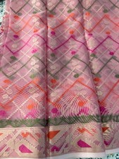 Beautiful NEW saree with blouse piece