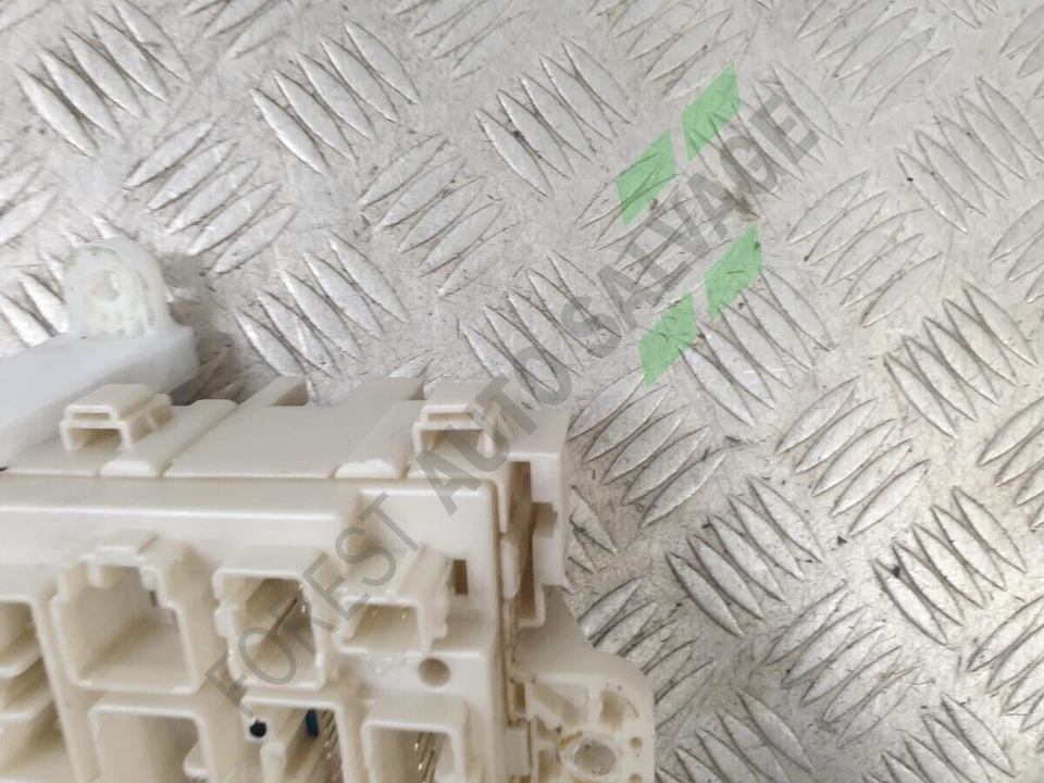 2013 ISUZU D-MAX 2.5L Diesel FUSE BOX 8-98166-751-0 - Image 3 of 4