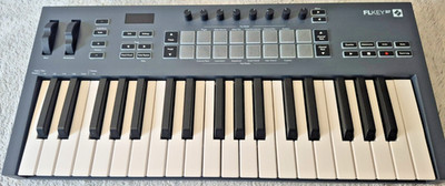 Novation FLkey 37 + STAUBSCHUTZ + OVP