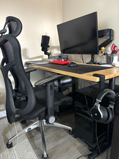 Entire Gaming PC Setup (Desk, Chair, Monitor,...