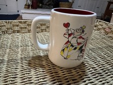 Taza Rae Dunn Disney REINA DE CORAZONES Alicia en el País de las Maravillas Corona Topper Falta