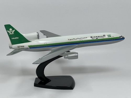 Vintage Saudia Airlines Air Jet Advance Model Lockheed L-1011 TriStar w/stand - Picture 2 of 24