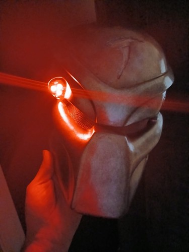 Predator Mask and Helmet - Picture 2 of 9