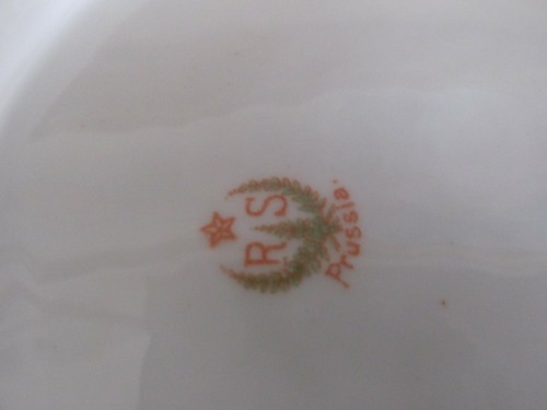 R S Prussia Germany Handpainted Porcelain Serving Bowl Roses Lily Mold - Picture 9 of 9