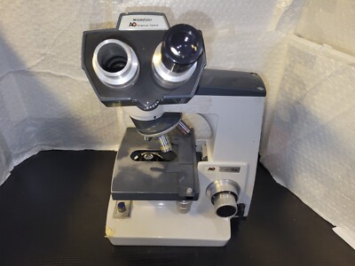 AO  MicroStar One-Ten Illuminator 1130  Microscope & 1 Eyepiece & 4 OBJECTIVES