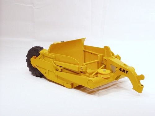 Caterpillar 428 Scraper - 1/24 - Eska Ertl - Repaint - No Box - Picture 4 of 6