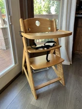 Special Tomato Adjustable High Chair – Excellent Condition! 