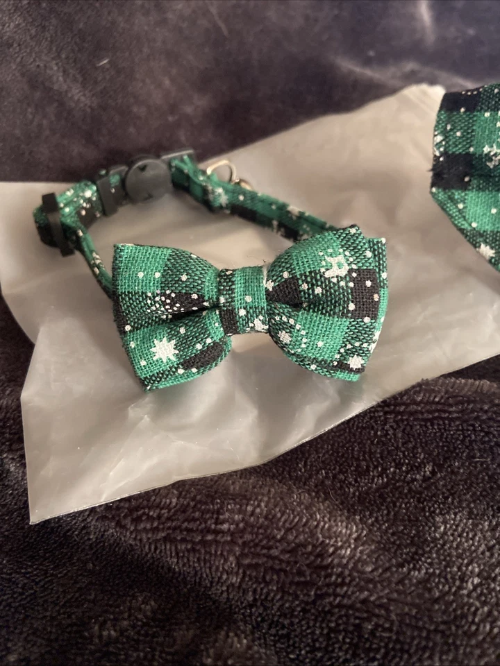Collares para gatos de invierno/navidad uno con pajarita y otro con pañuelo y campanas Foto 3 de 4