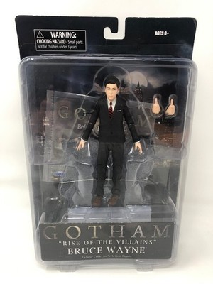 DIAMOND SELECT TOYS Gotham Select: Bruce Wayne Action Figure