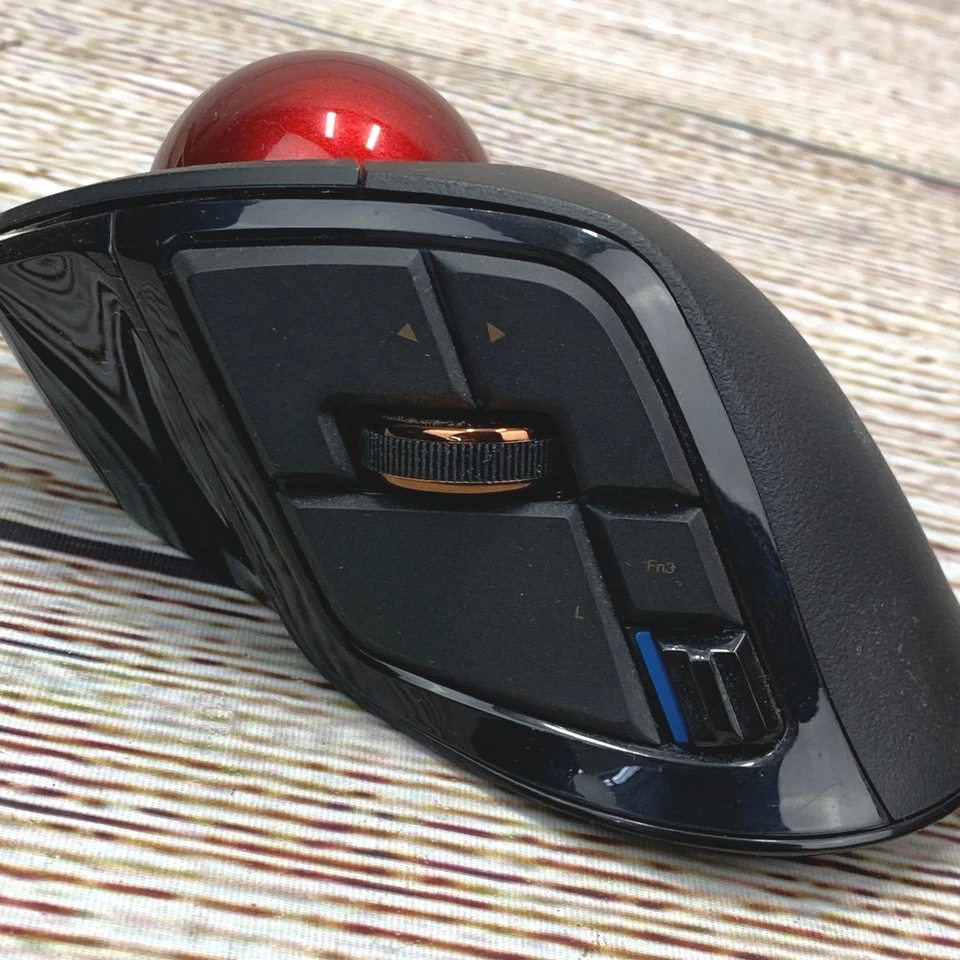 ELECOM Deft Pro Trackball Mouse M-DPT1MR Wireless Ergonomic 8 Button Bluetooth - Image 3 of 4