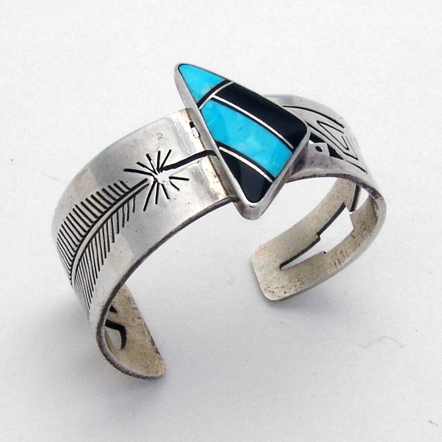 Navajo L.gerry作 ブローチ馬モチーフSterlingSilver Navajo L.gerry作 ブローチ馬モチーフSterlingSilver INDIAN
