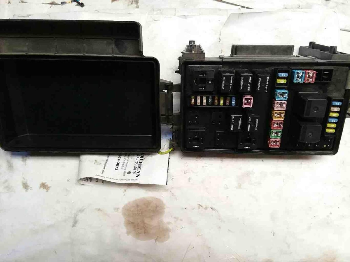 2005 chrysler 300 cigarette lighter fuse box location and diagrams: / 300C (2005-2010) 2005 CHRYSLER 300 Engine Fuse