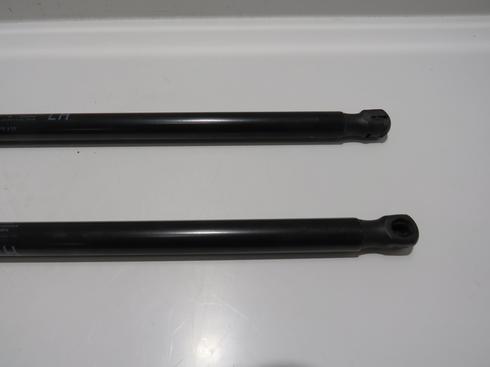 Hyundai Tucson 2016 Right Tailgate Trunk Strut Damper 81780D7001 