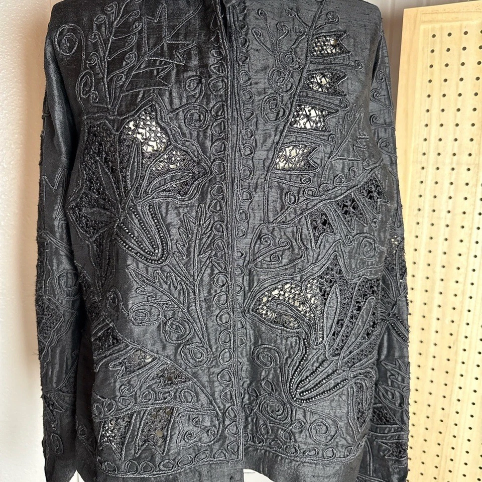 Chaqueta Top Sandy Starkman 100% Seda Bordada con Cuentas - Negra Talla Grande Foto 3 de 4
