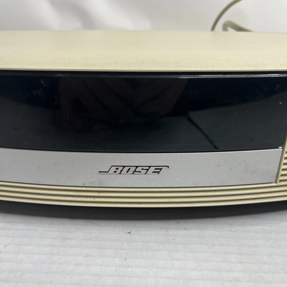 BOSE AWR1B1 Wave Radio II AM/FM Alarm Clock Radio White No Remote READ - Image 2 of 4