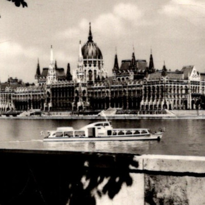 Vintage Postcard Multiple Views Of Sights In Budapest Hungary c1968