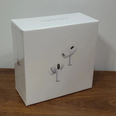 Apple AirPods Pro 2nd Generation with MagSafe Wireless Charging Case (USB C)...