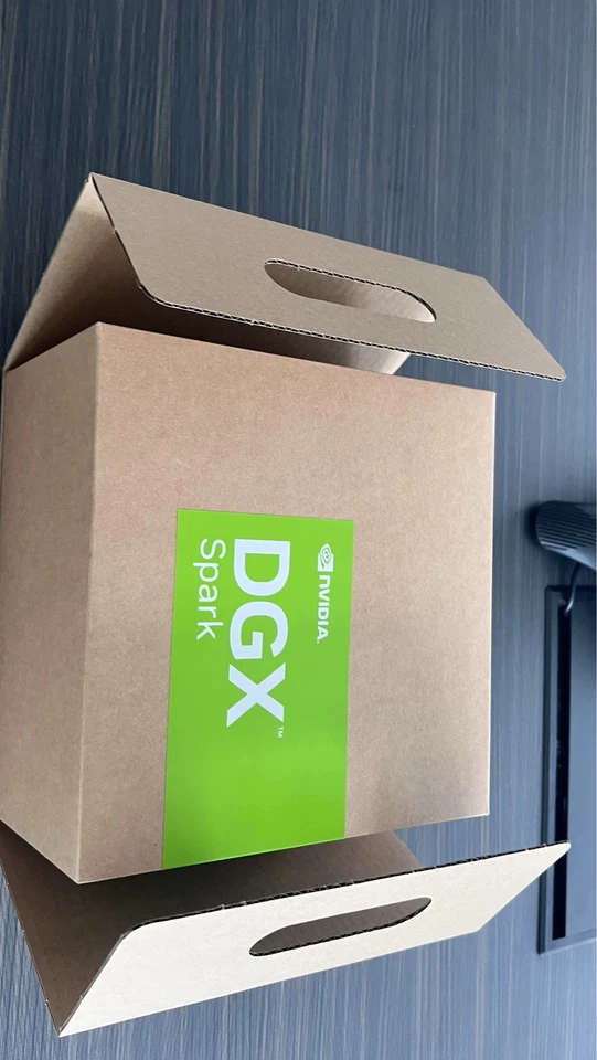 NVIDIA DGX Spark 4 TB NVMe 128 GB DDR5x 1000 AI TOPS GB10 Grace Blackwell - Image 2 of 3