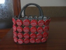 RETRO COCA COLA  CAPS TOPS ARTS & CRAFTS UNIQUE BOTTLE / CAN CARRIER HOLDER 2003