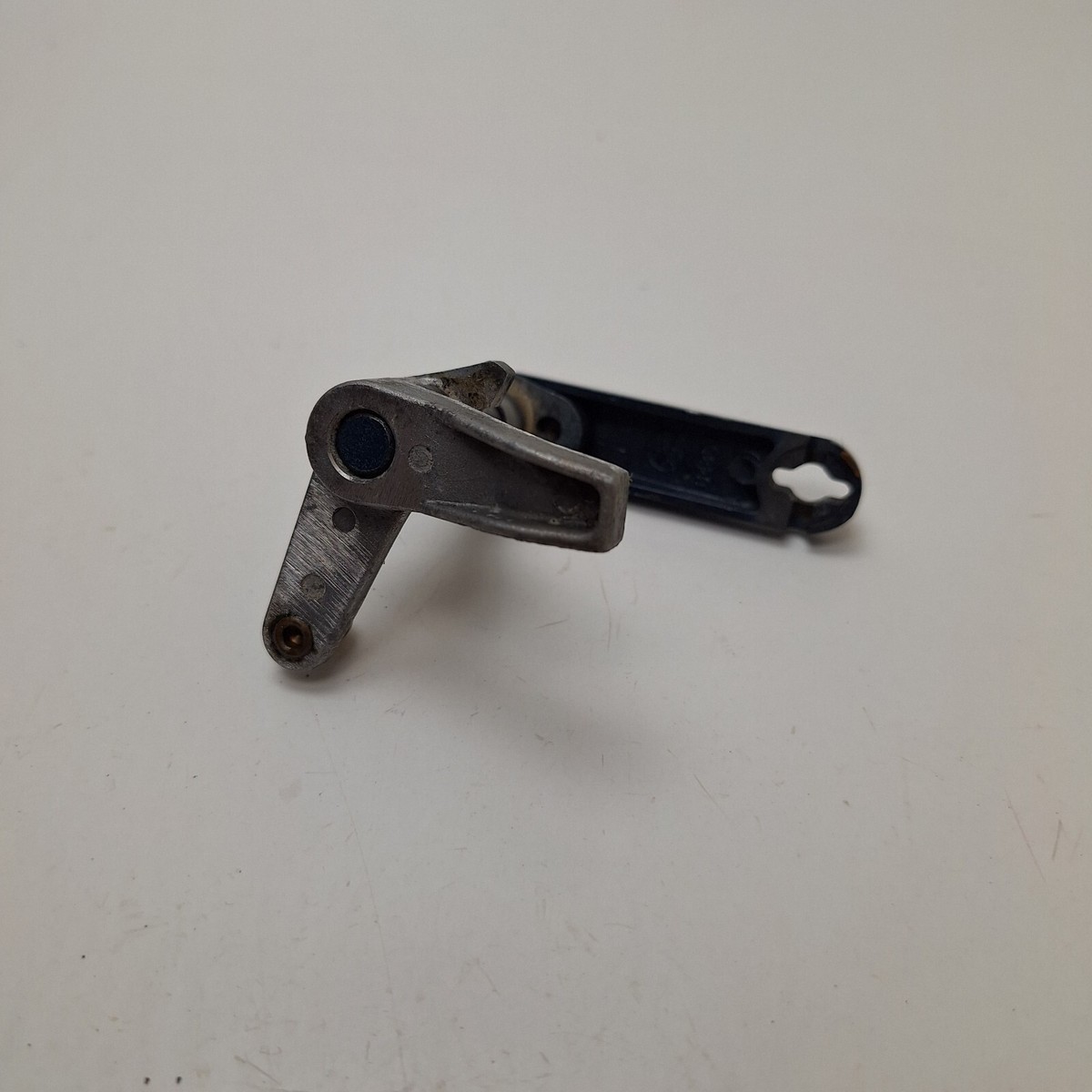 1990 Yamaha 30HP Outboard Motor Throttle Control Shaft Lever 1990 Yamaha 30HP Outboard Motor Throttle Control Shaft Lever